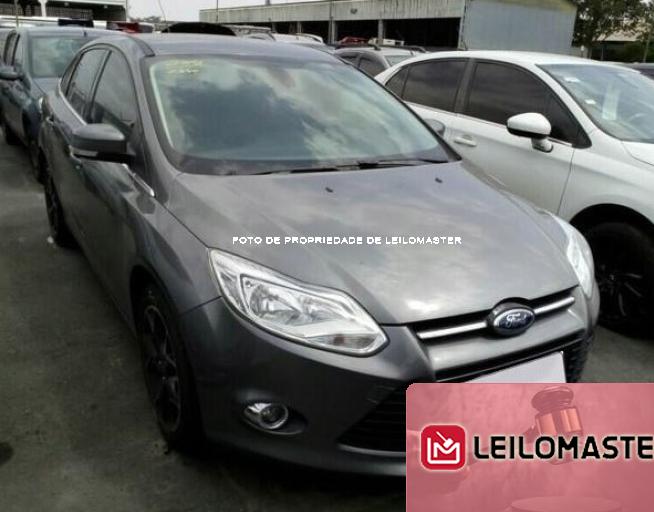 FORD FOCUS SEDAN 13/14