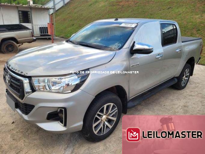 TOYOTA HILUX 18/18