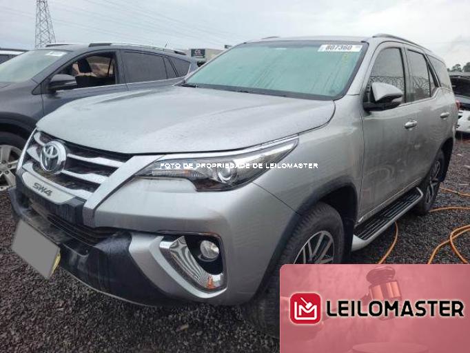 TOYOTA HILUX SW4 16/17