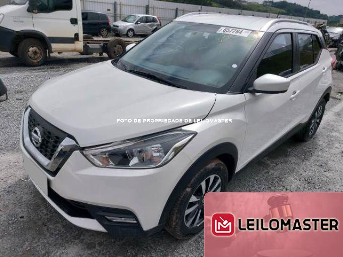 NISSAN KICKS 18/18