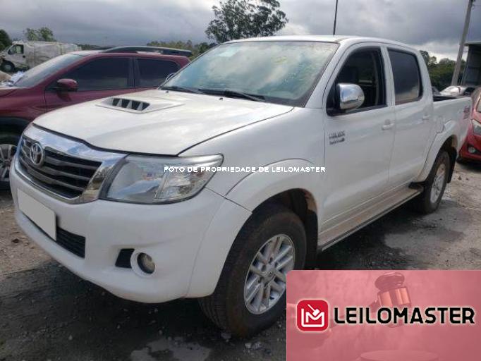 TOYOTA HILUX 15/15